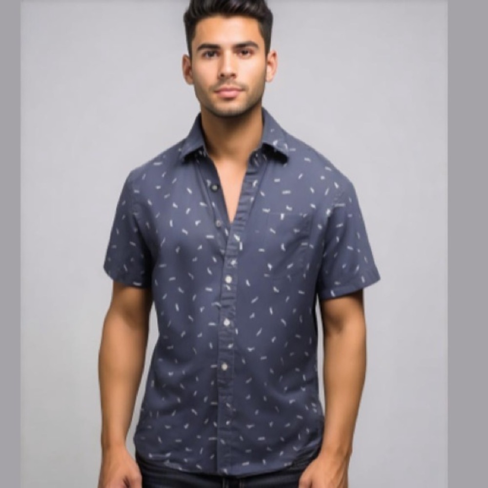 AMERICAN Eagle Blue Shark Short Sleeve Button Down Shirt